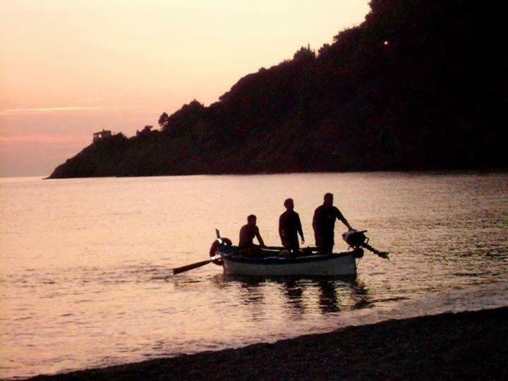 Casa Vacanza Angela Villa Bonassola Bagian luar foto